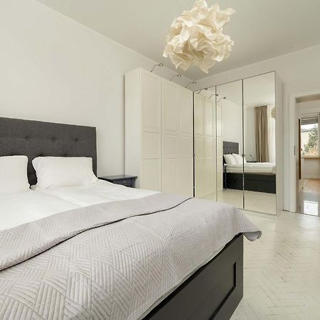 Pawlowa Stylish Apartment With Balcony & Home Office Wroclaw By Noclegi Renters Exterior photo